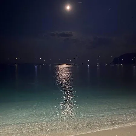 Mare Fuori Lacona 펜션 *