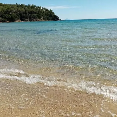 Mare Fuori Lacona 카폴리베리
